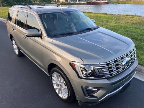 Used 2019 Ford Expedition Limited w/ Equipment Group 302A RWD image 14