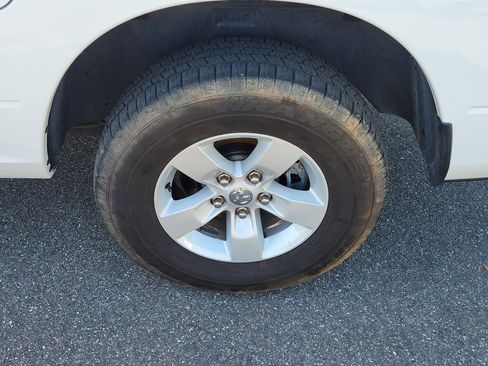 Used 2019 RAM 1500 Classic SLT image 37