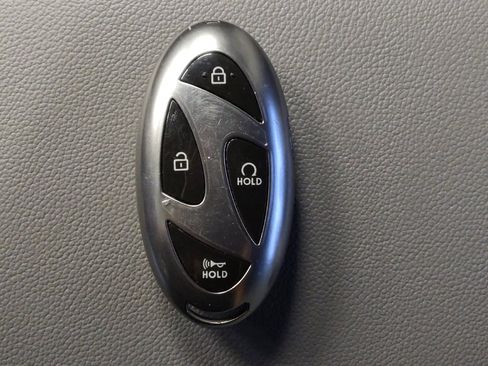 Used 2025 Hyundai Elantra SEL FWD image 32