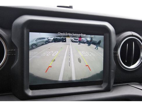 Used 2019 Jeep Wrangler Unlimited Sahara AWD/4WD image 21