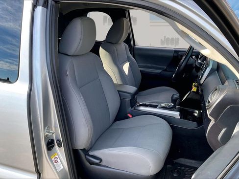 Used 2018 Toyota Tacoma SR5 image 7