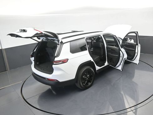 Used 2025 Jeep Grand Cherokee L Laredo image 60