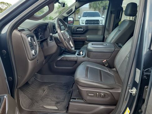 Used 2019 GMC Sierra 1500 Denali w/ Denali Ultimate Package AWD/4WD image 18