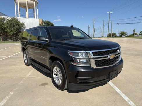 Used 2018 Chevrolet Suburban LT RWD image 9