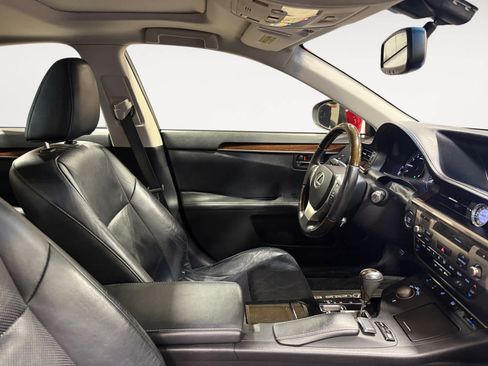 Used 2013 Lexus ES 350 w/ Luxury Pkg FWD image 16