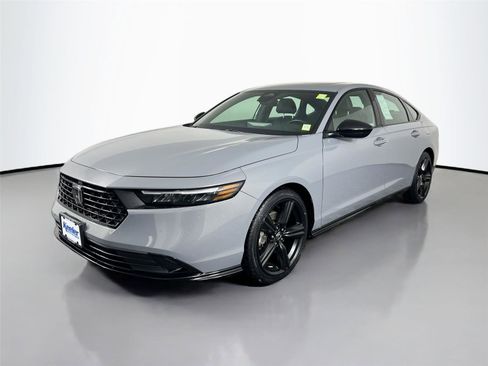 Used 2023 Honda Accord Sport image 2