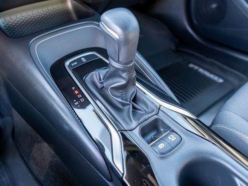 Used 2022 Toyota Corolla SE w/ SE Preferred Package image 32