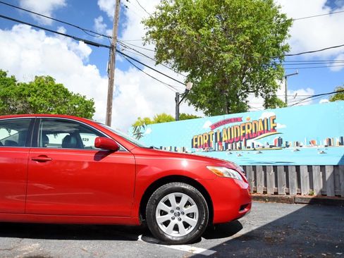 Used 2007 Toyota Camry XLE FWD image 29