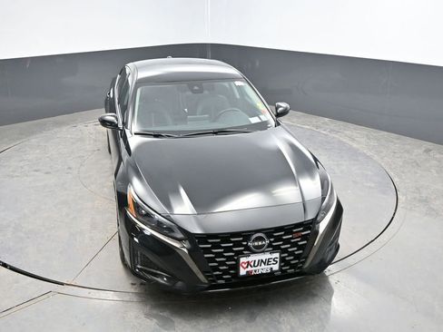 Used 2025 Nissan Altima 2.5 SR image 18