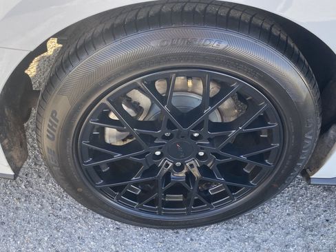 Used 2019 Ford Mustang Coupe RWD image 23