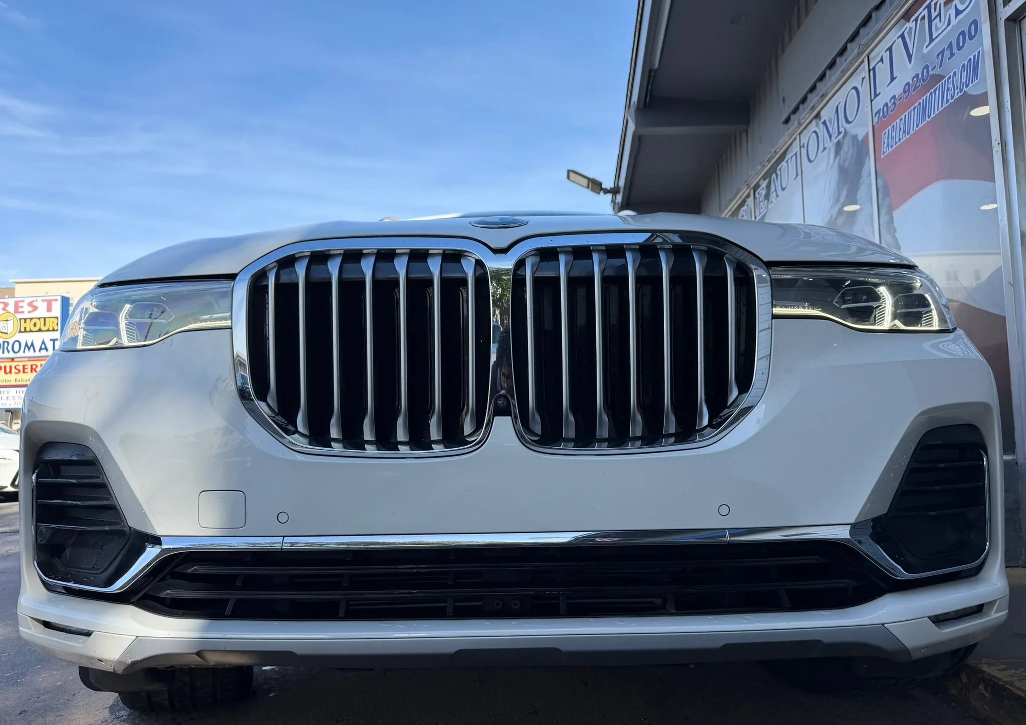 Used 2022 BMW X7 xDrive40i w/ Cold Weather Package AWD/4WD image 8