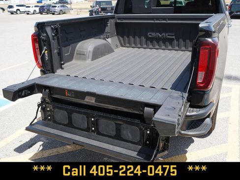 Used 2025 GMC Sierra 1500 Denali w/ Denali Reserve Package AWD/4WD image 18