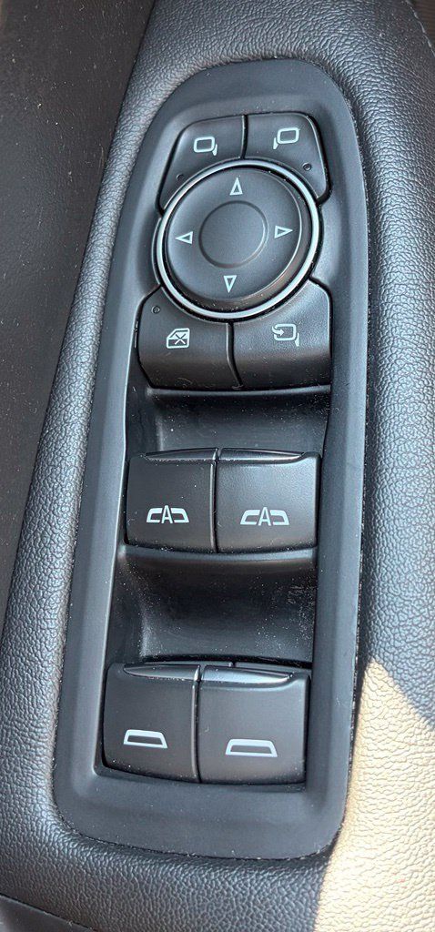 Used 2018 Cadillac XT5 Premium Luxury AWD/4WD image 17