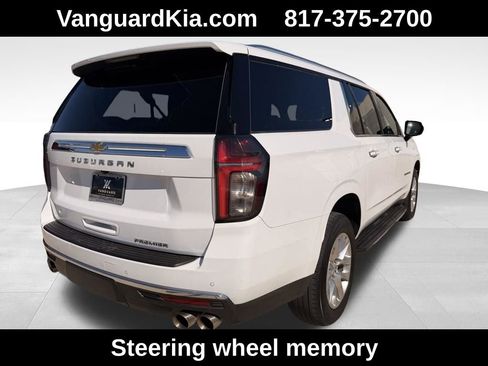 Used 2023 Chevrolet Suburban Premier image 4