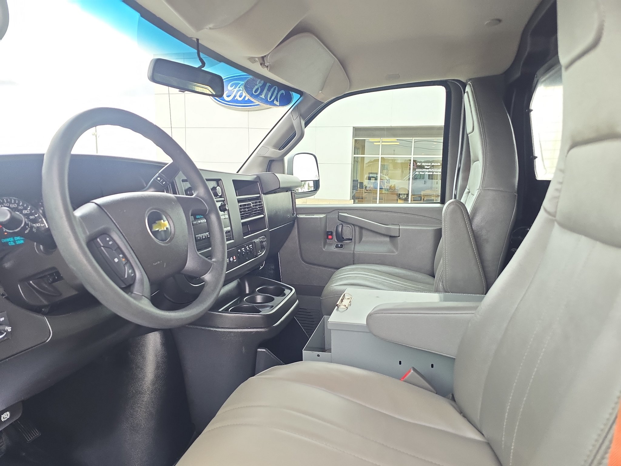 Used 2018 Chevrolet Express 2500 w/ Driver Convenience Package RWD image 17