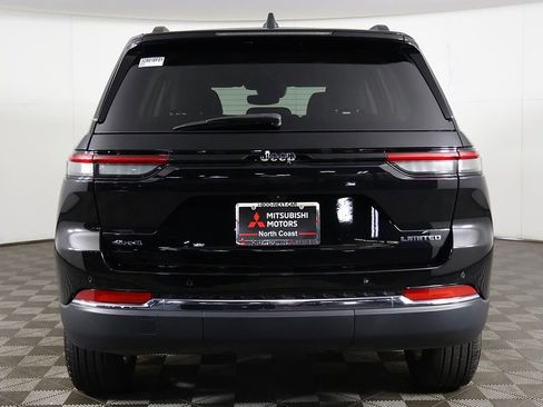 Used 2023 Jeep Grand Cherokee Limited AWD/4WD image 13