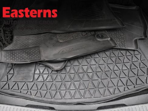 Used 2021 Toyota Avalon XSE image 9