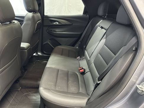 Used 2021 Chevrolet TrailBlazer RS w/ Sun and Liftgate Package FWD image 13