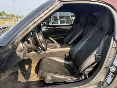 Used 2018 MAZDA MX-5 Miata Grand Touring RWD image 12