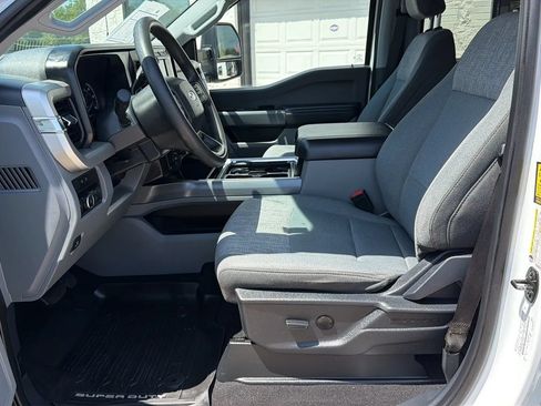 Used 2024 Ford F250 XLT AWD/4WD image 8