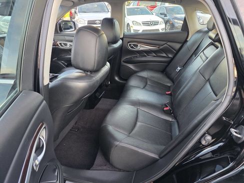 Used 2011 INFINITI M37 w/ Premium Pkg image 12