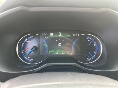 Used 2025 Toyota RAV4 XLE AWD/4WD image 12