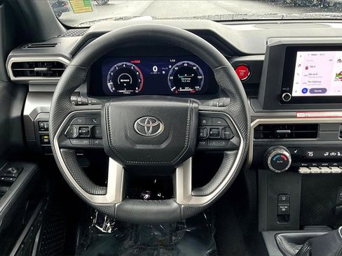 Used 2025 Toyota Tacoma TRD Off-Road image 5