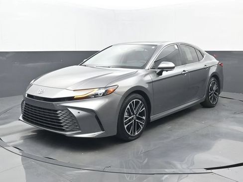 Used 2026 Toyota Camry XLE w/ Premium Plus Package FWD image 22
