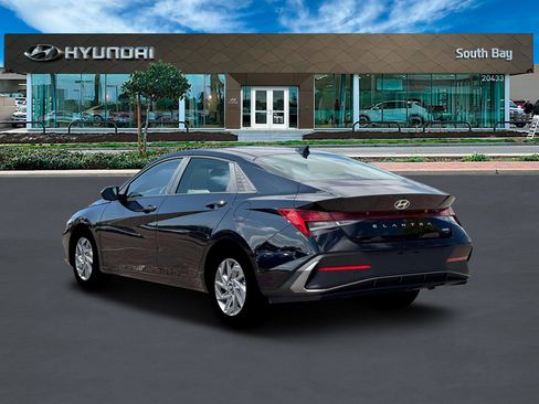 New 2026 Hyundai Elantra Blue image 5