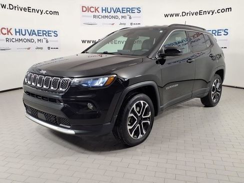 Used 2023 Jeep Compass Limited image 1
