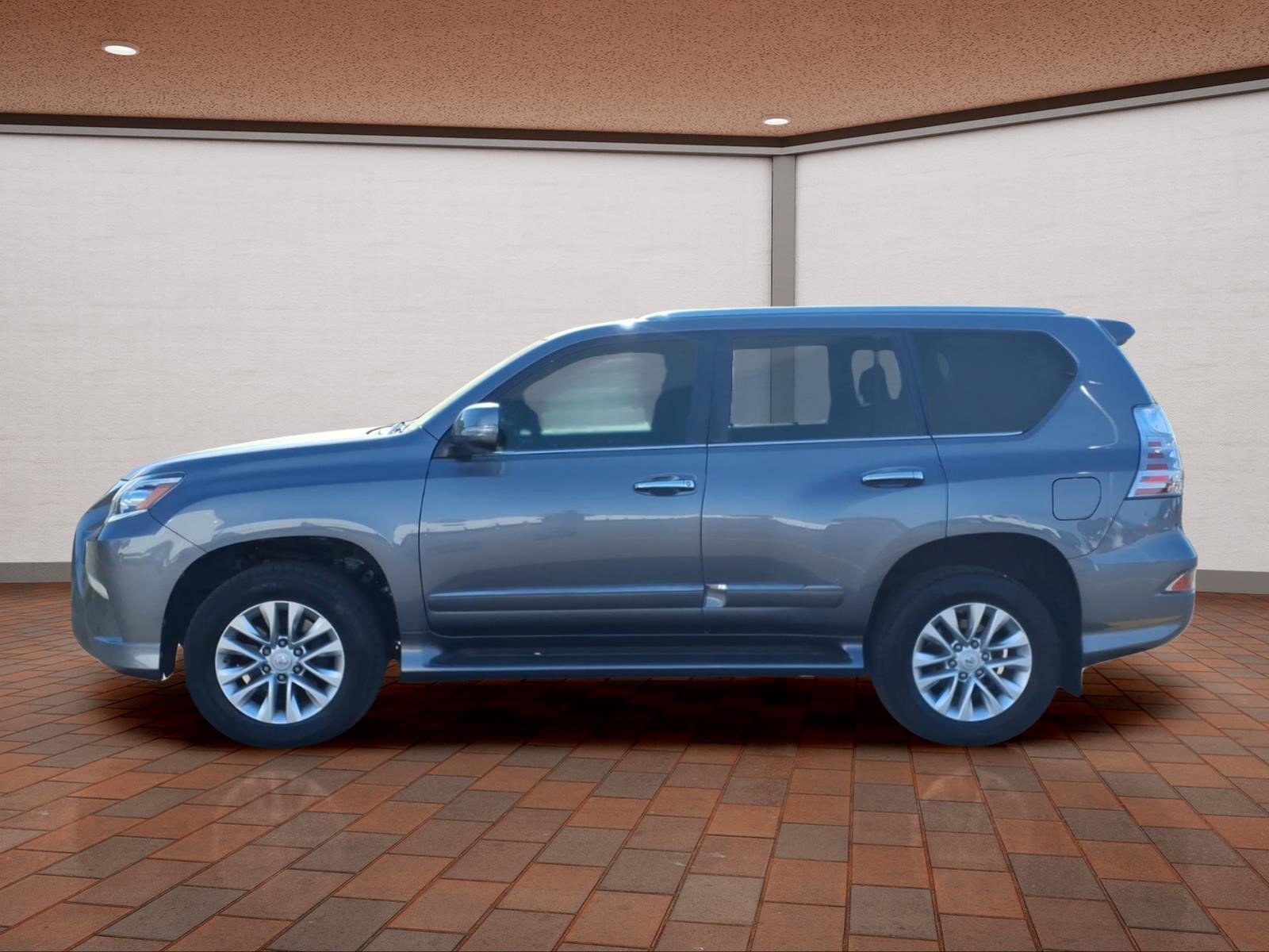 Used 2017 Lexus GX 460 Premium w/ Premium Package AWD/4WD image 5