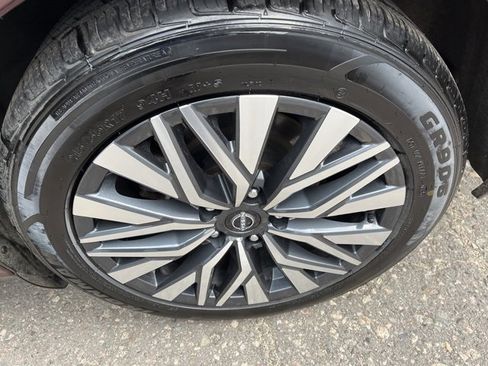 Used 2024 Nissan Altima 2.5 SV image 11