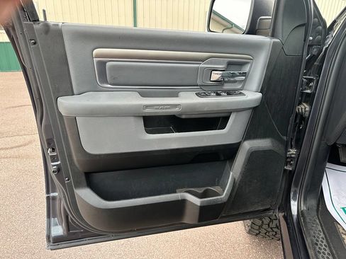 Used 2017 RAM 1500 Classic SLT AWD/4WD image 12