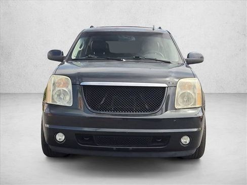 Used 2011 GMC Yukon XL Denali AWD/4WD image 2