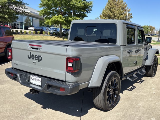 Used 2023 Jeep Gladiator Overland AWD/4WD image 3