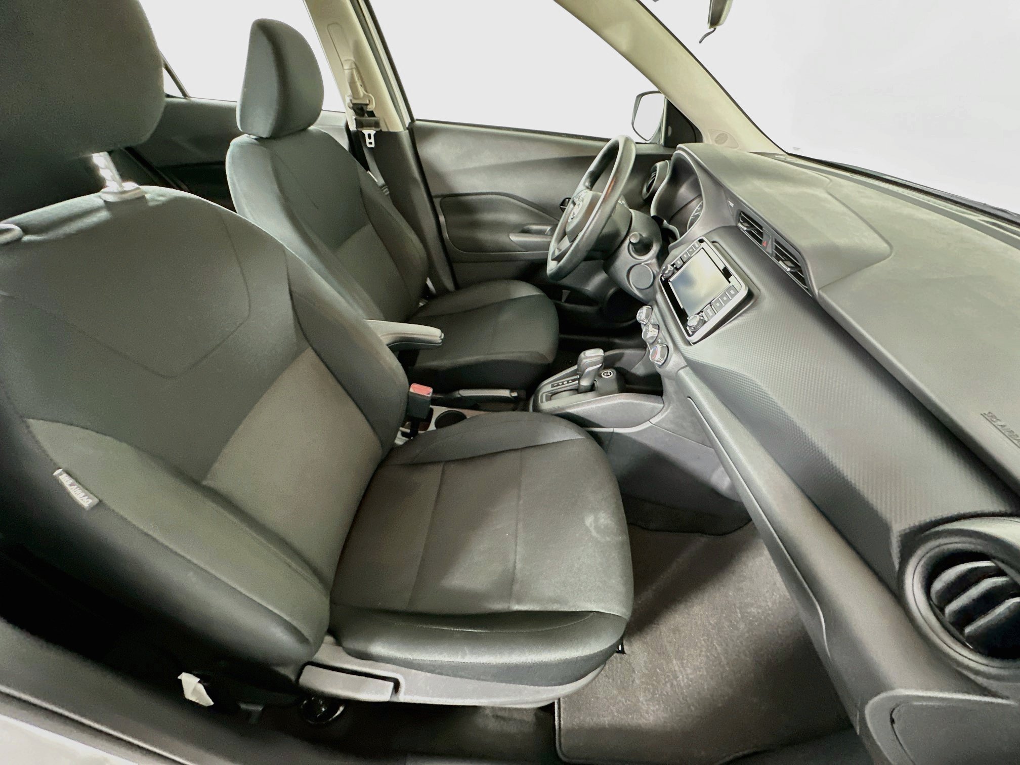 Used 2025 Nissan Kicks Play S FWD image 28