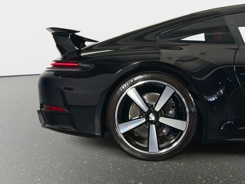 Used 2025 Porsche 911 Carrera RWD image 5