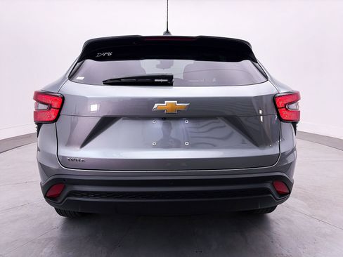 Used 2024 Chevrolet Trax LS w/ Driver Confidence Package FWD image 12