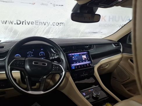 Used 2022 Jeep Grand Cherokee L Limited image 10