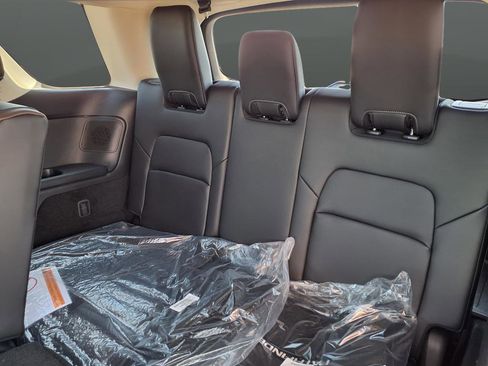 New 2026 Nissan Pathfinder Platinum AWD/4WD image 17