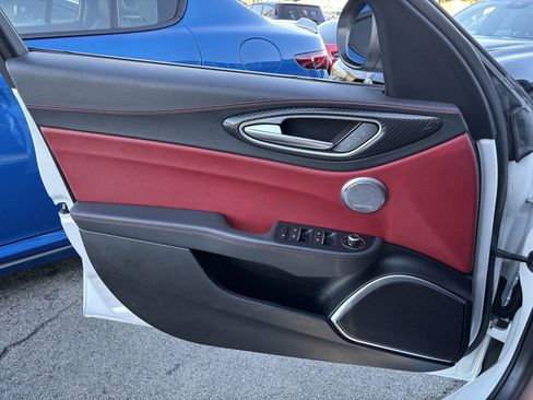 Used 2019 Alfa Romeo Giulia Quadrifoglio w/ Driver Assist Dynamic Package image 19