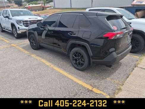 Used 2023 Toyota RAV4 LE AWD/4WD image 10