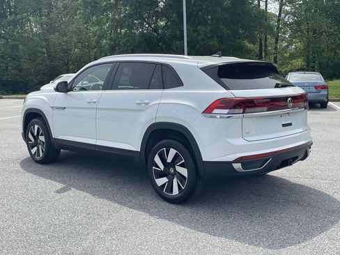 New 2026 Volkswagen Atlas Cross Sport SE FWD image 4