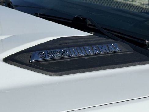 Used 2024 Chevrolet Silverado 2500 LTZ w/ LTZ Plus Package image 9