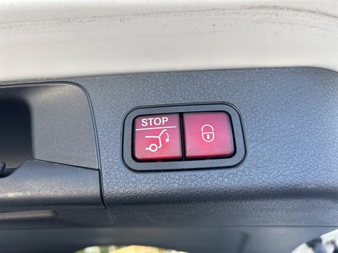 Used 2024 Mercedes-Benz GLB 250 image 8