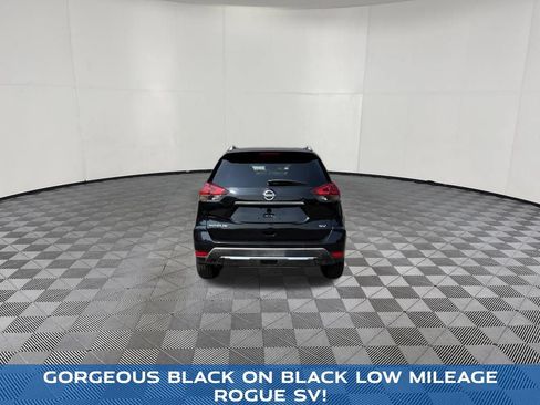 Used 2017 Nissan Rogue SV w/ SV Premium Package FWD image 4