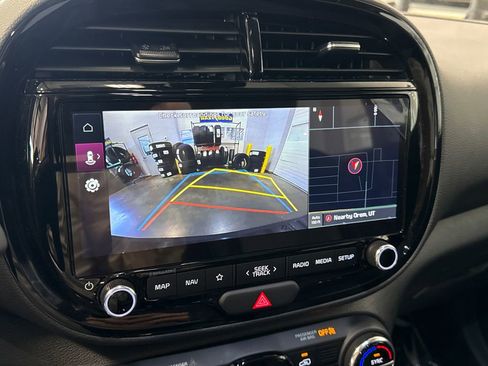 Used 2025 Kia Soul EX FWD image 23