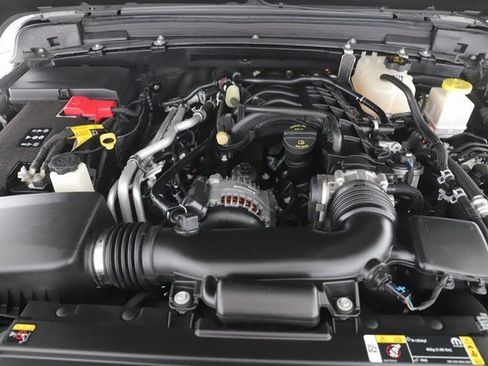 Used 2022 Jeep Gladiator Sport image 15