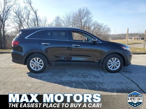 Used 2020 Kia Sorento LX w/ LX I4 Convenience Package image 2