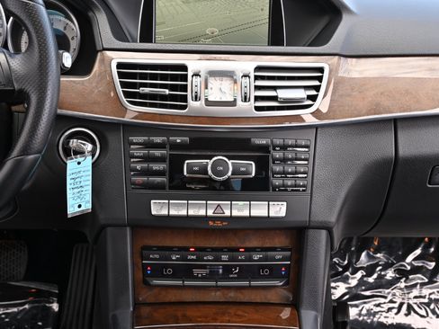 Used 2014 Mercedes-Benz E 350 Sedan image 17